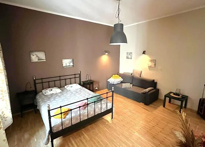 Elpida Apartment